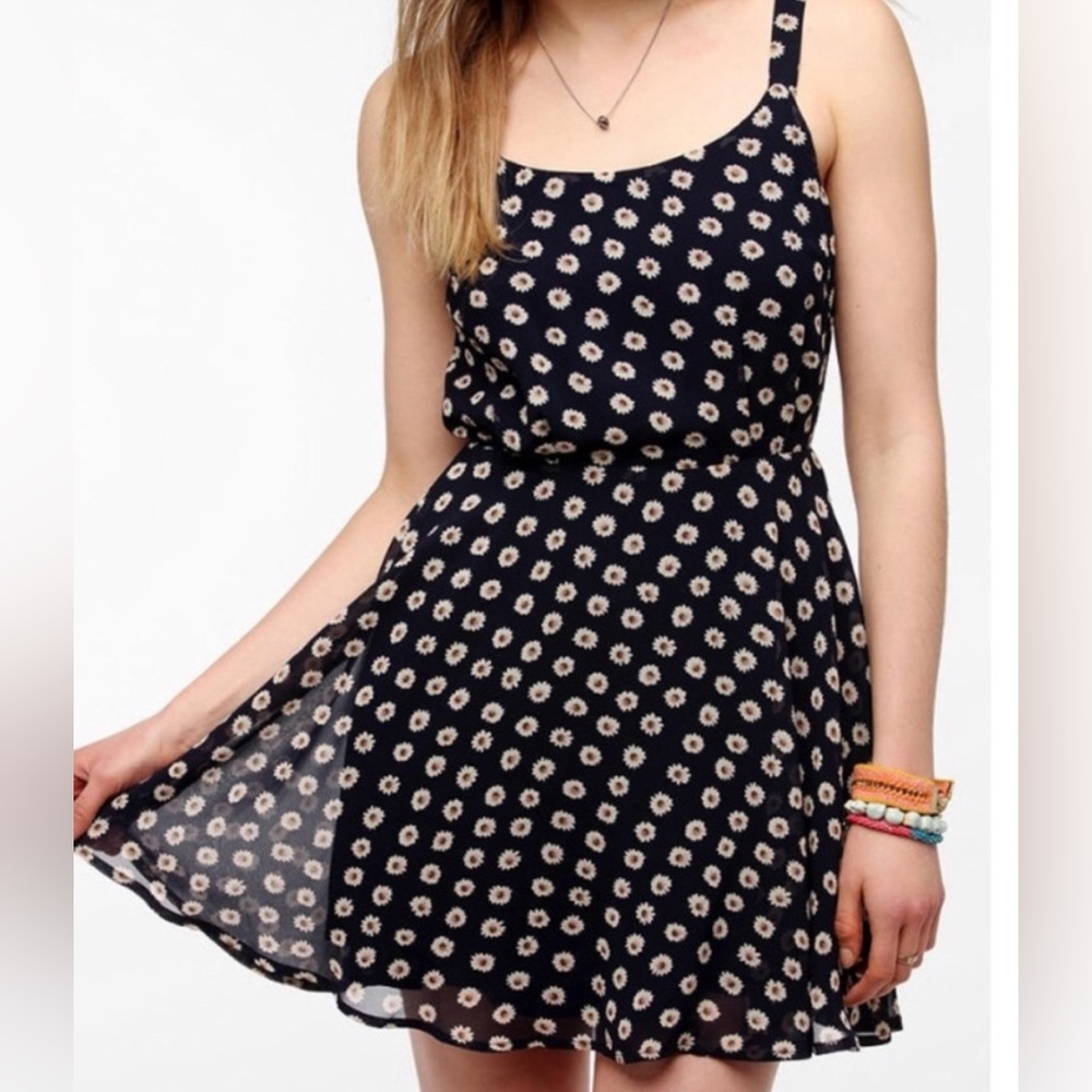 Urban Outfitters Lucca Couture Navy Blue Daisy Print Sun Dress - Size Large